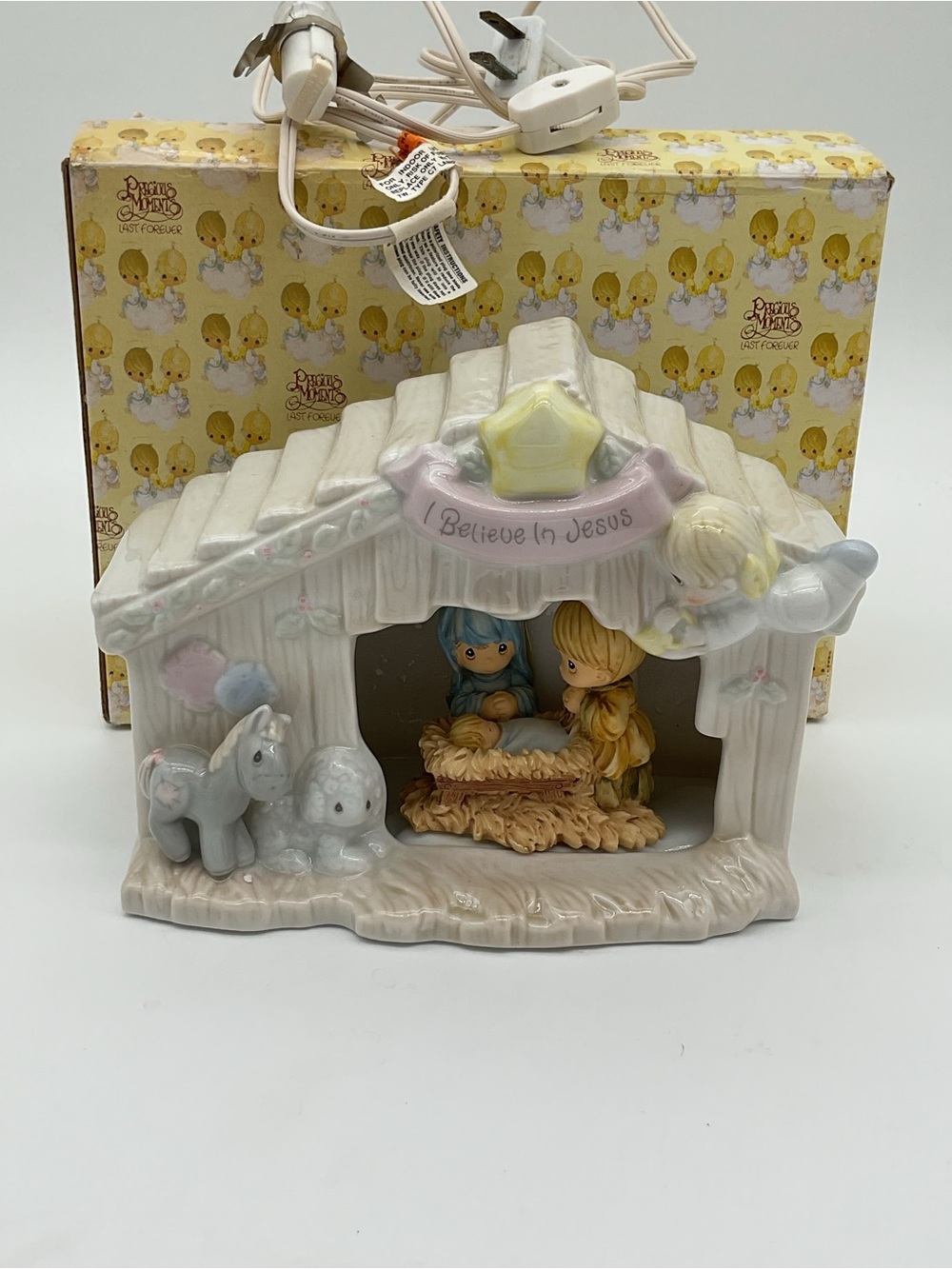 Precious Moments Pastel Nativity Ceramic Night Light - Read